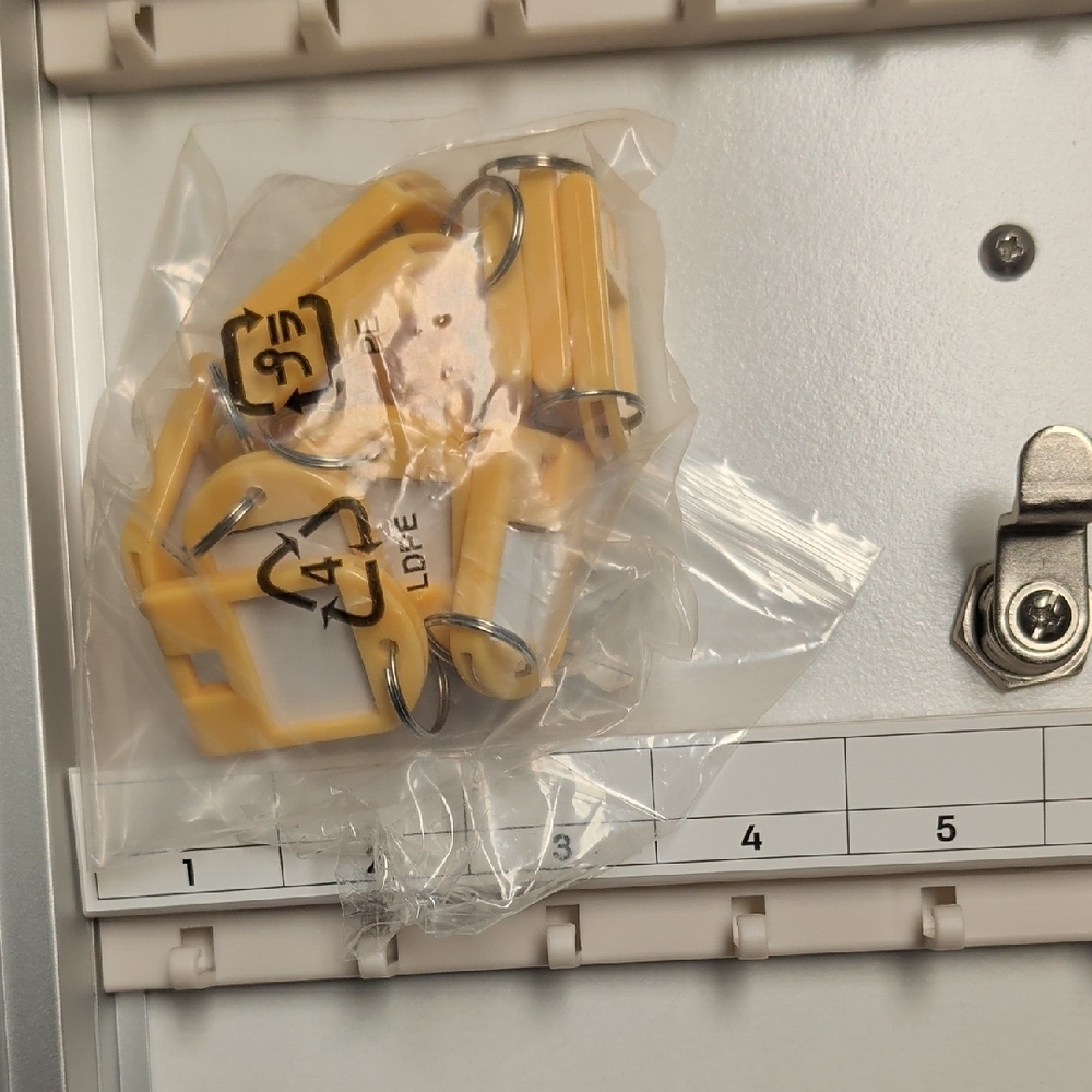 AmazonBasics Gold Wall-Mount Key & Security Box - Picture 5 of 7